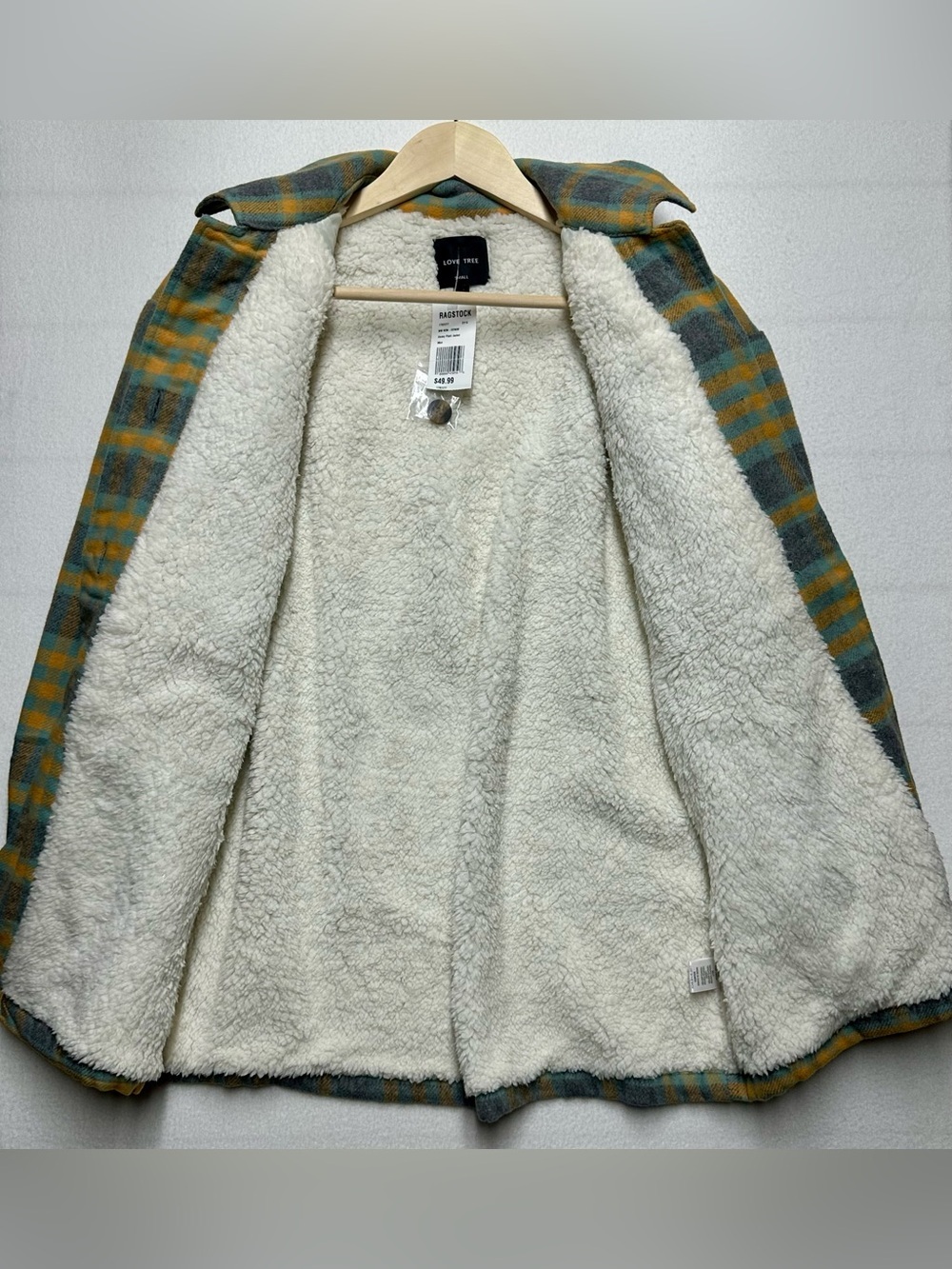 Love Tree NWT Plaid Sherpa Lined Shacket Jacket Oversized Small Green Mustard - Picture 3 of 6